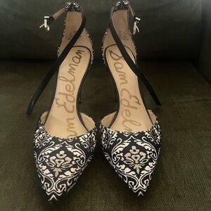 Same Edelman Harlow Ankle Strap High Heels Gold & Black Tapestry Fabric Size 7M